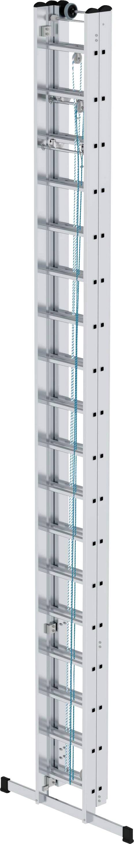 Eine lange, silberne Teleskopleiter mit mehreren Sprossen ist vertikal aufgestellt. Sie hat einen stabilen Standfuß für Sicherheit.