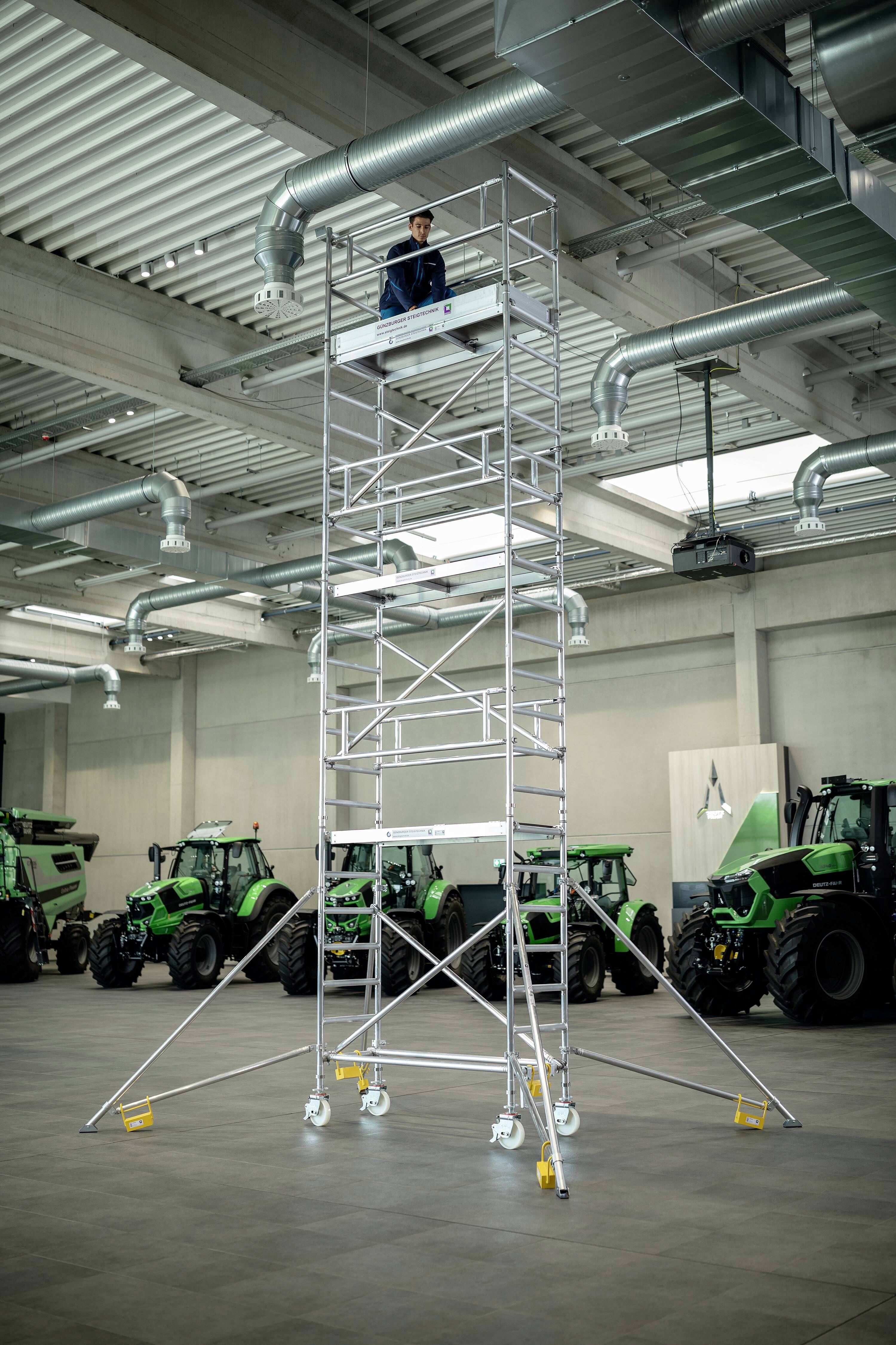 MUNK Günzburger Steigtechnik 156846 Rollgerüst Montage ohne Werkzeug Arbeitshöhe (max.): 10.4m