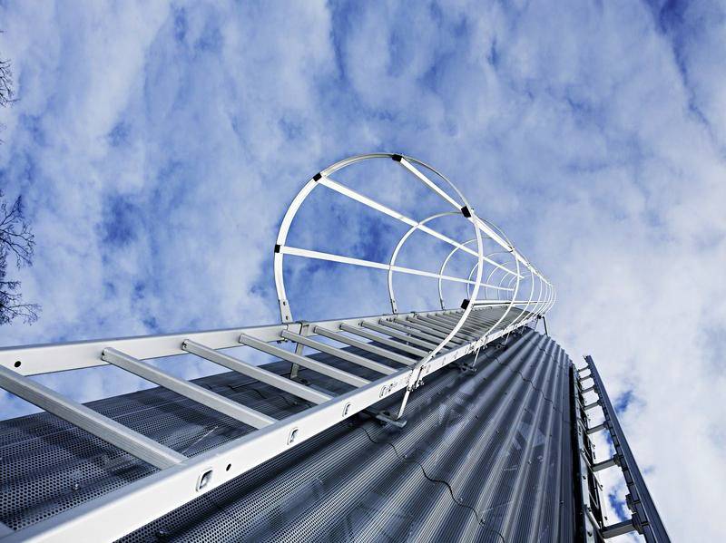 MUNK Günzburger Steigtechnik 500175 Aluminium Mehrzügige Steigleiter Montage mit Werkzeug DIN 18799