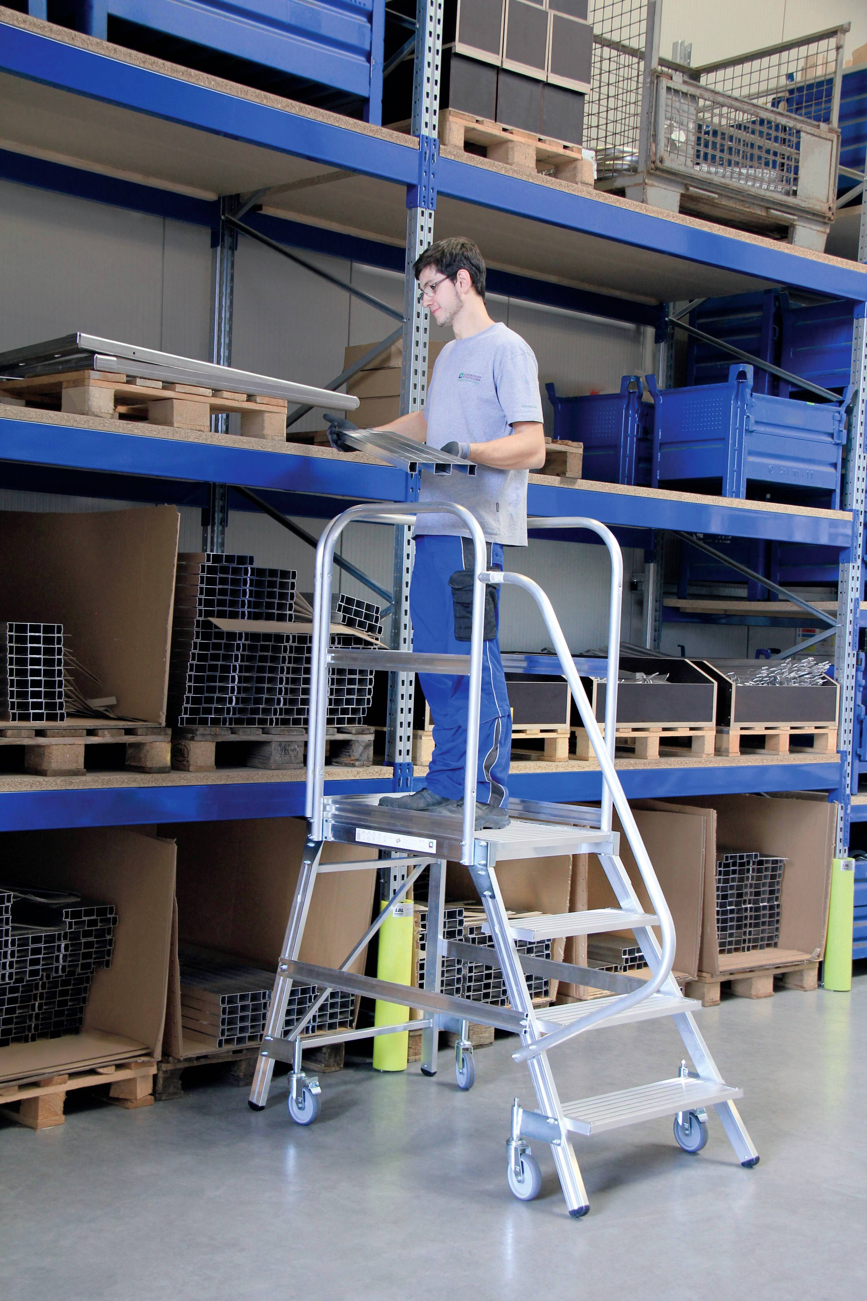 MUNK Günzburger Steigtechnik 50102 Aluminium Podesttreppe Montage mit Werkzeug Arbeitshöhe (max.): 2.48m
