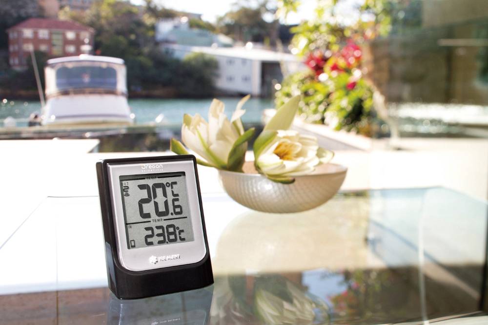 Oregon Scientific Weather@Home mit Bluetooth® EMR211X Funk-Thermometer