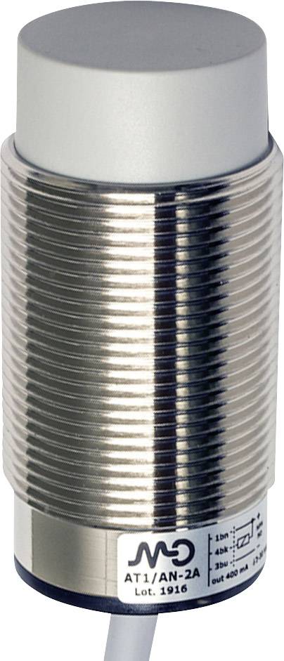 Ein zylindrischer Sensor mit metallischem Gewinde und Kunststoff-Endkappe. Auf dem Etikett sind technische Spezifikationen abgebildet.