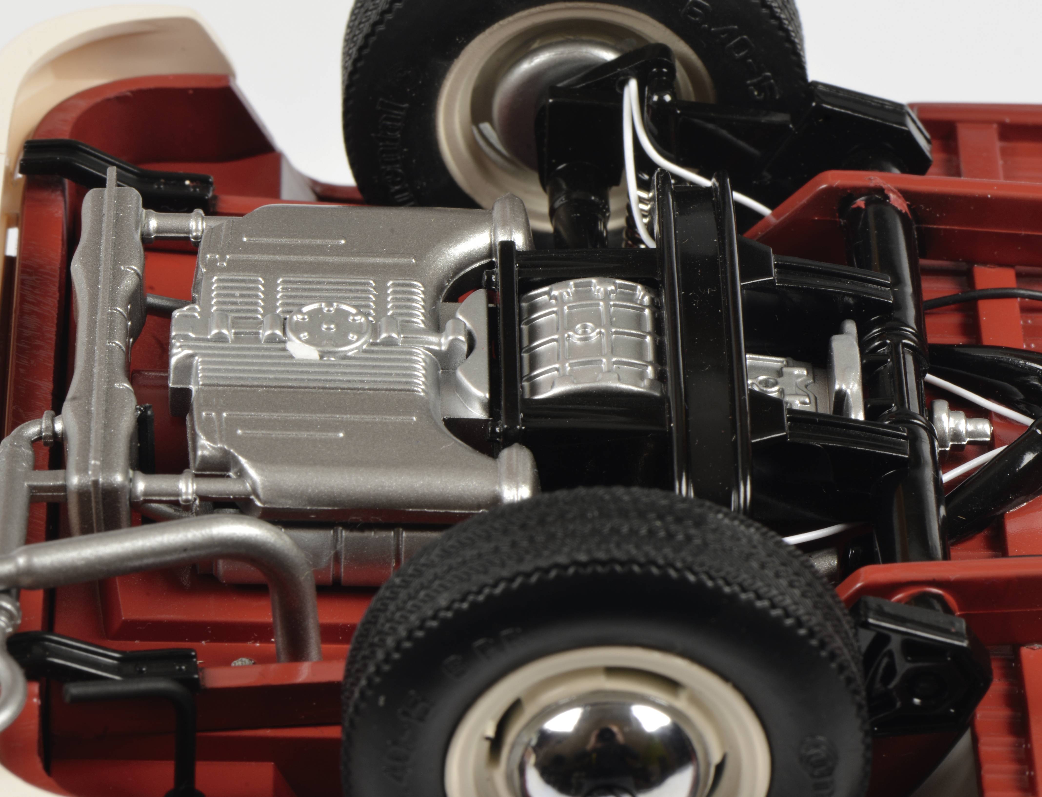 Schuco VW T1 Kasten Porsche 1:18 Modellauto