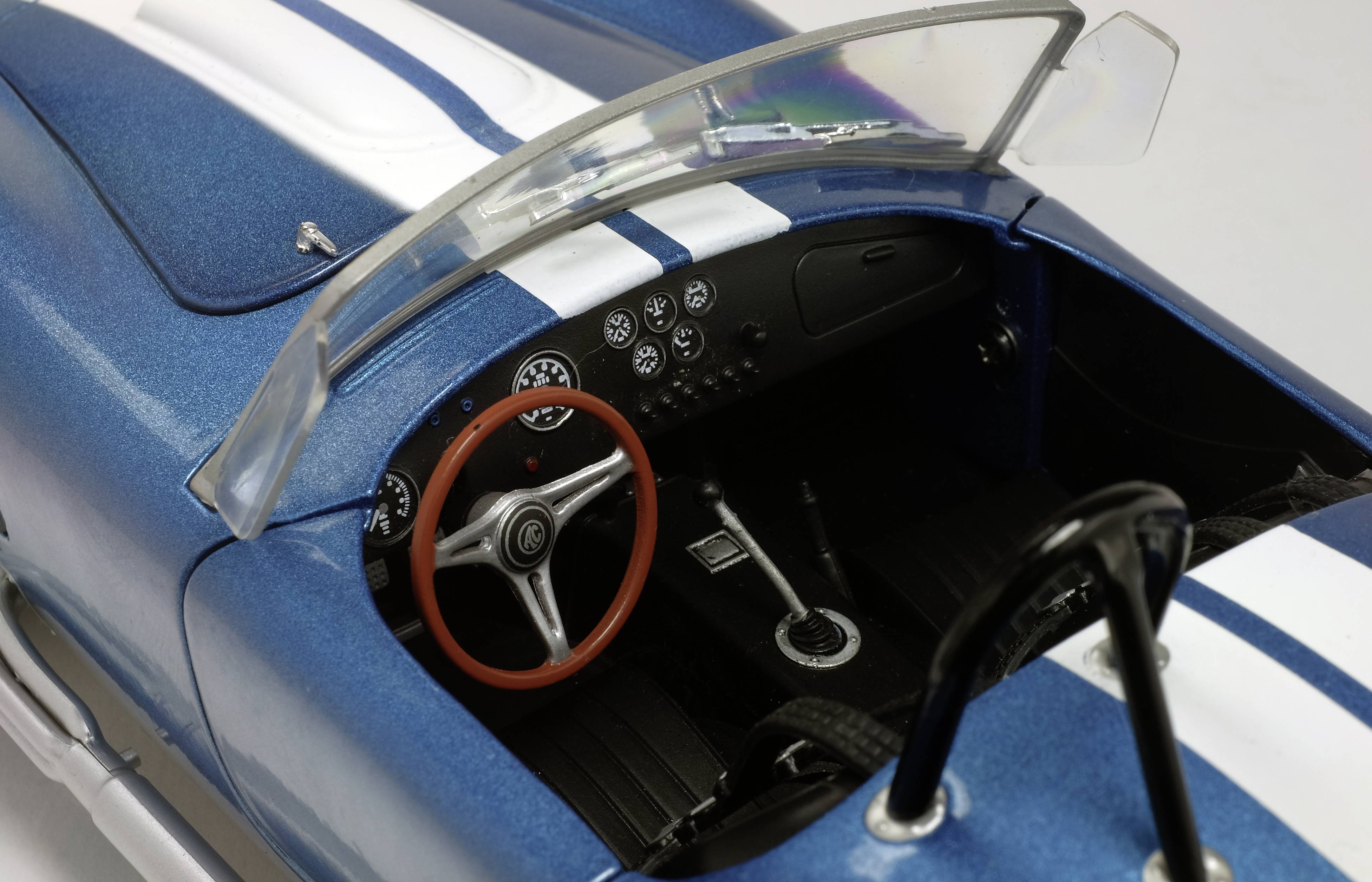 Solido AC Cobra 427 MKII (1965) 1:18 Modellauto