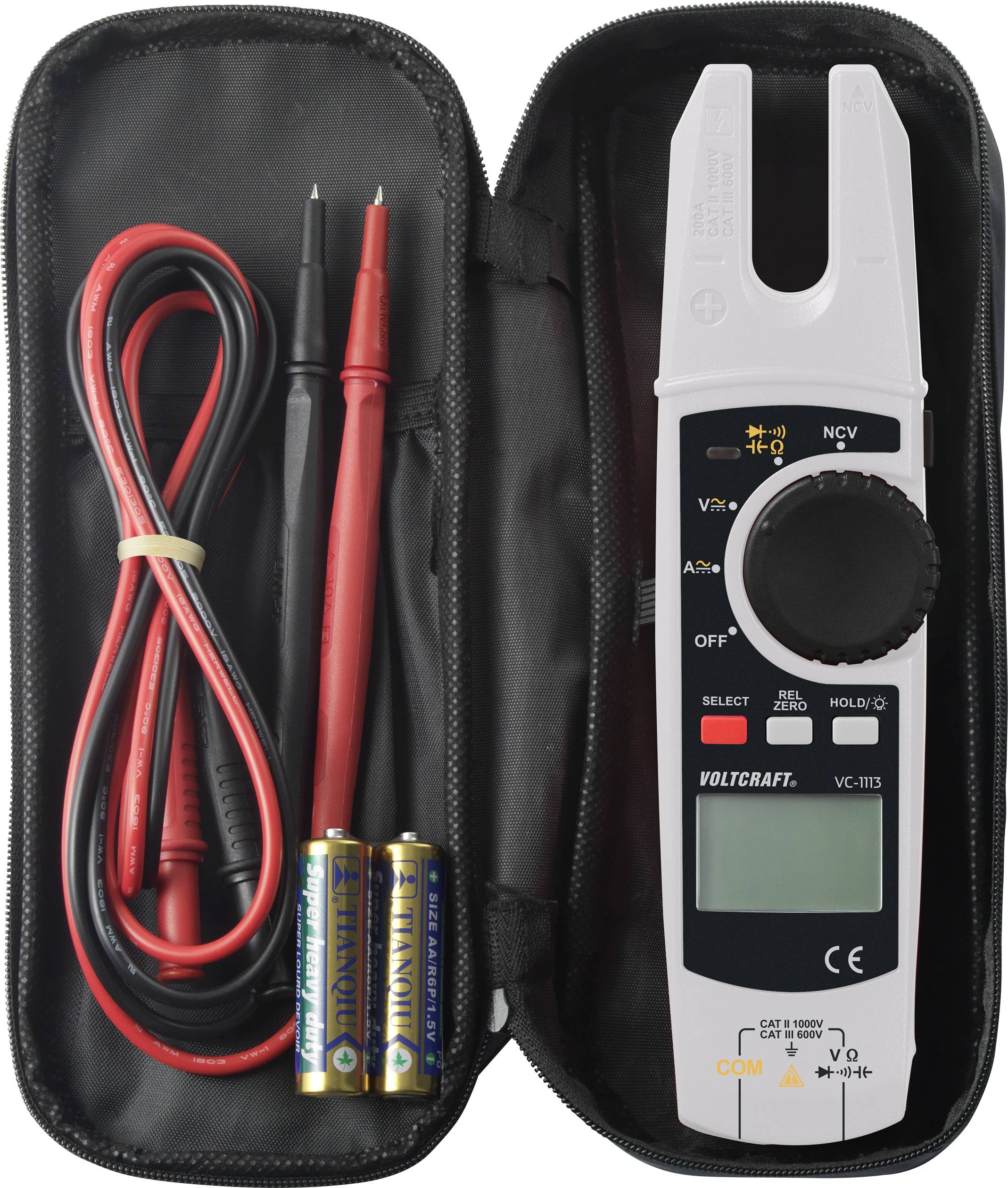 Ein elektrisches Multimeter in einer Tragetasche mit zwei Batterien und Prüfspitzen.