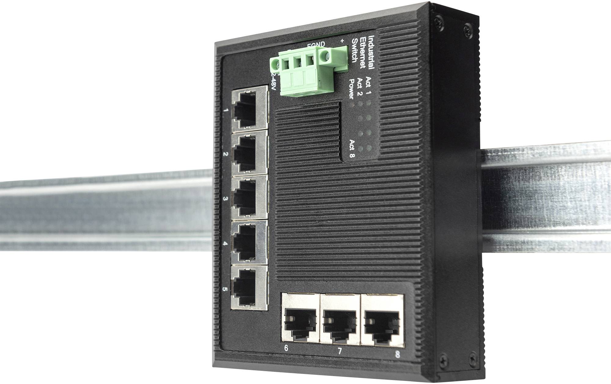 Ein schwarzer Ethernet-Switch mit mehreren Ports ist an einer Metallschiene montiert. Oben befinden sich grüne Anschlussklemmen.