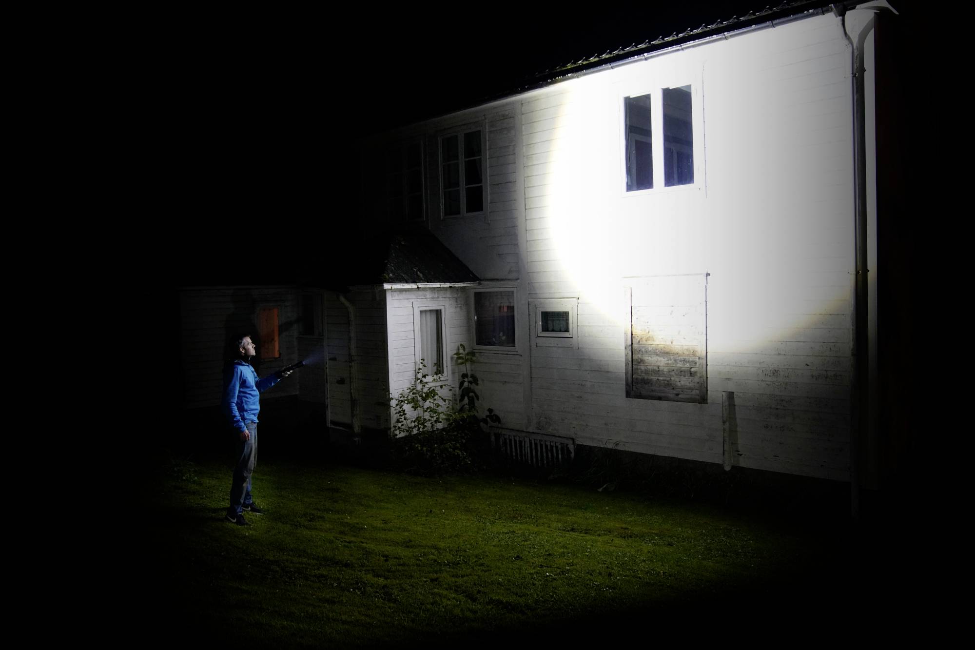 Ledlenser P17R Core LED Taschenlampe 900 lm 200 h 715 g