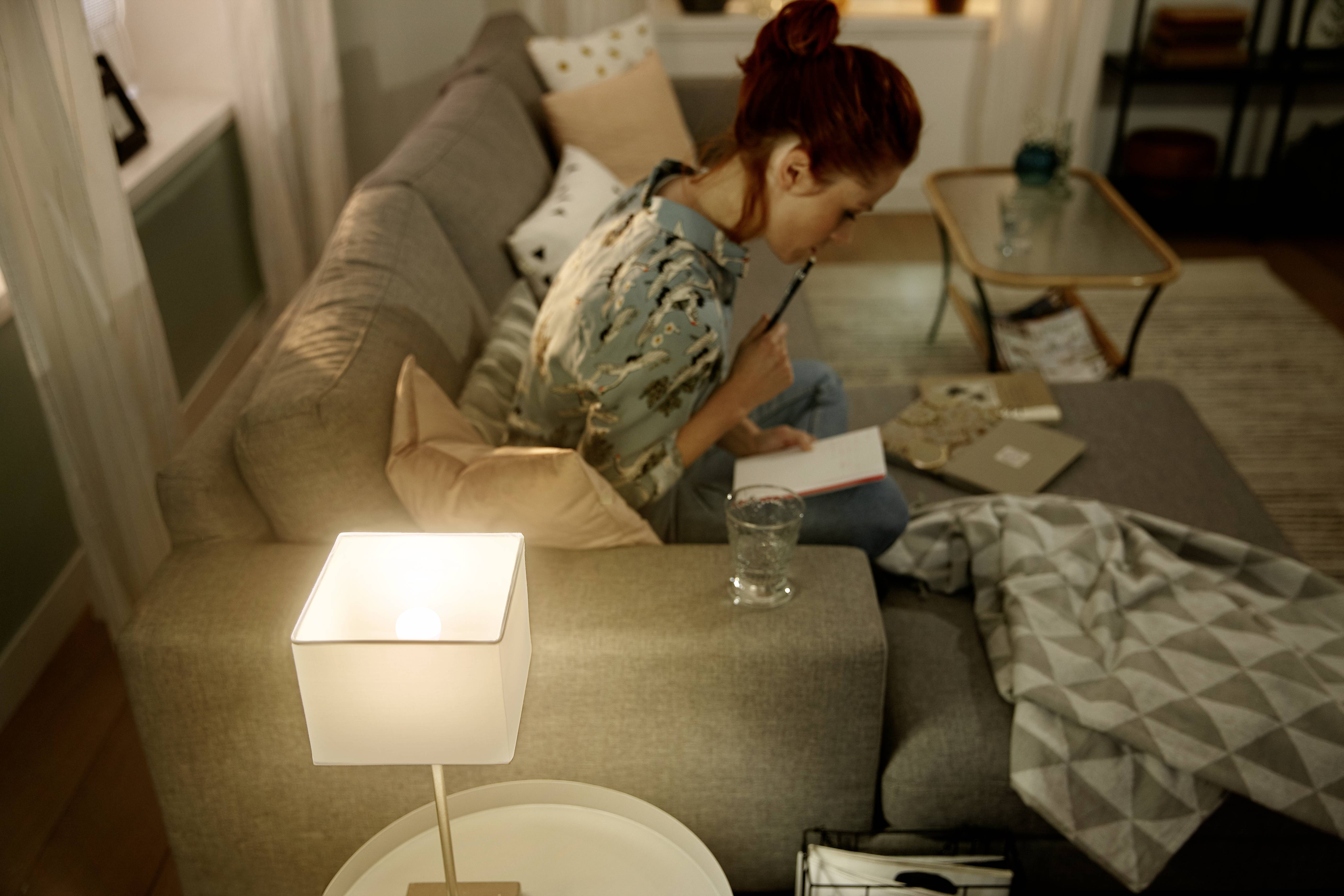 Philips Lighting Hue LED-Leuchtmittel 26688900 EEK: G (A - G) White E14 5.7 W Warmweiß EEK: G (A - G)