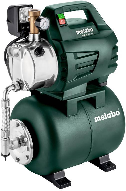 Grüne Metabo Elektro-Druckpumpe mit angebautem Motor, Manometer und Tank für die Haushaltwasserversorgung.
