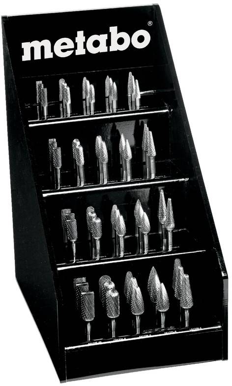 Metabo-Markendisplay-Ständer mit mehreren Reihen von Metallrotationswerkzeug-Bits und Frässchneider.