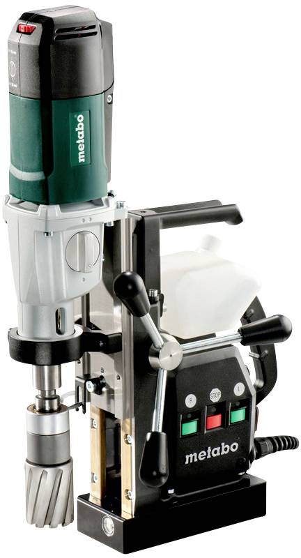 Tragbare Metabo Magnetbohrmaschine in Nahaufnahme, geeignet für präzise Bohrarbeiten auf Metalloberflächen.