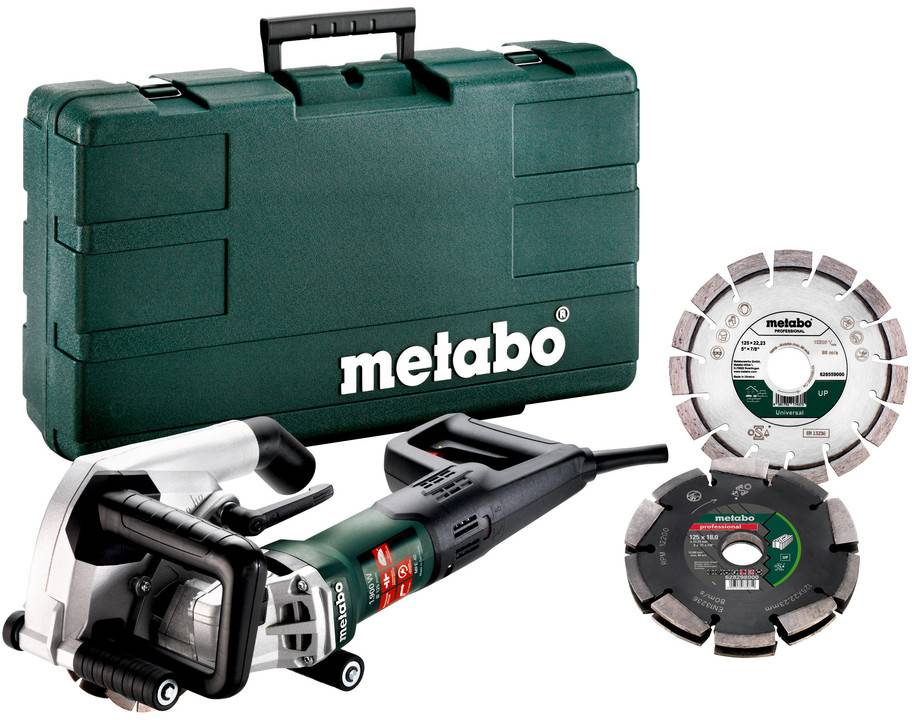 Metabo-Elektrowerkzeugsatz mit Transportkoffer, Schlitzfräser und zwei Diamanttrennscheiben auf weißem Hintergrund.