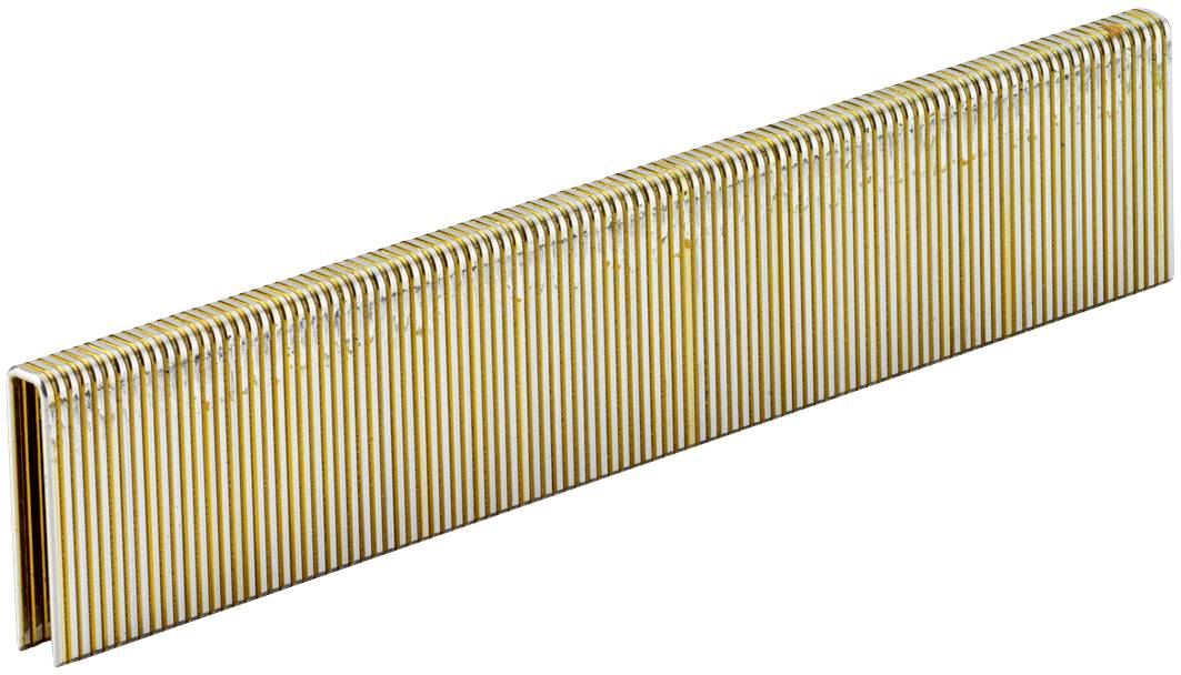 Ein Stapel von goldfarbenen Heftklammern, aufgereiht in einer geraden Linie.