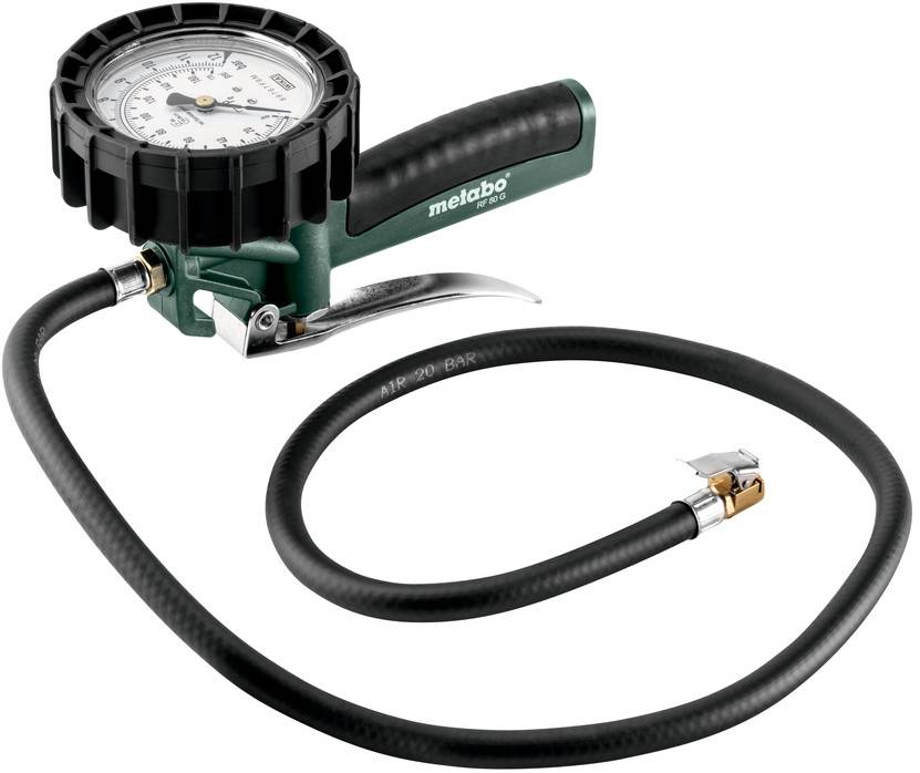Tragbarer Reifenaufpumper mit Druckmessgerät, Griff und angeschlossenem Luftschlauch auf weißem Hintergrund.