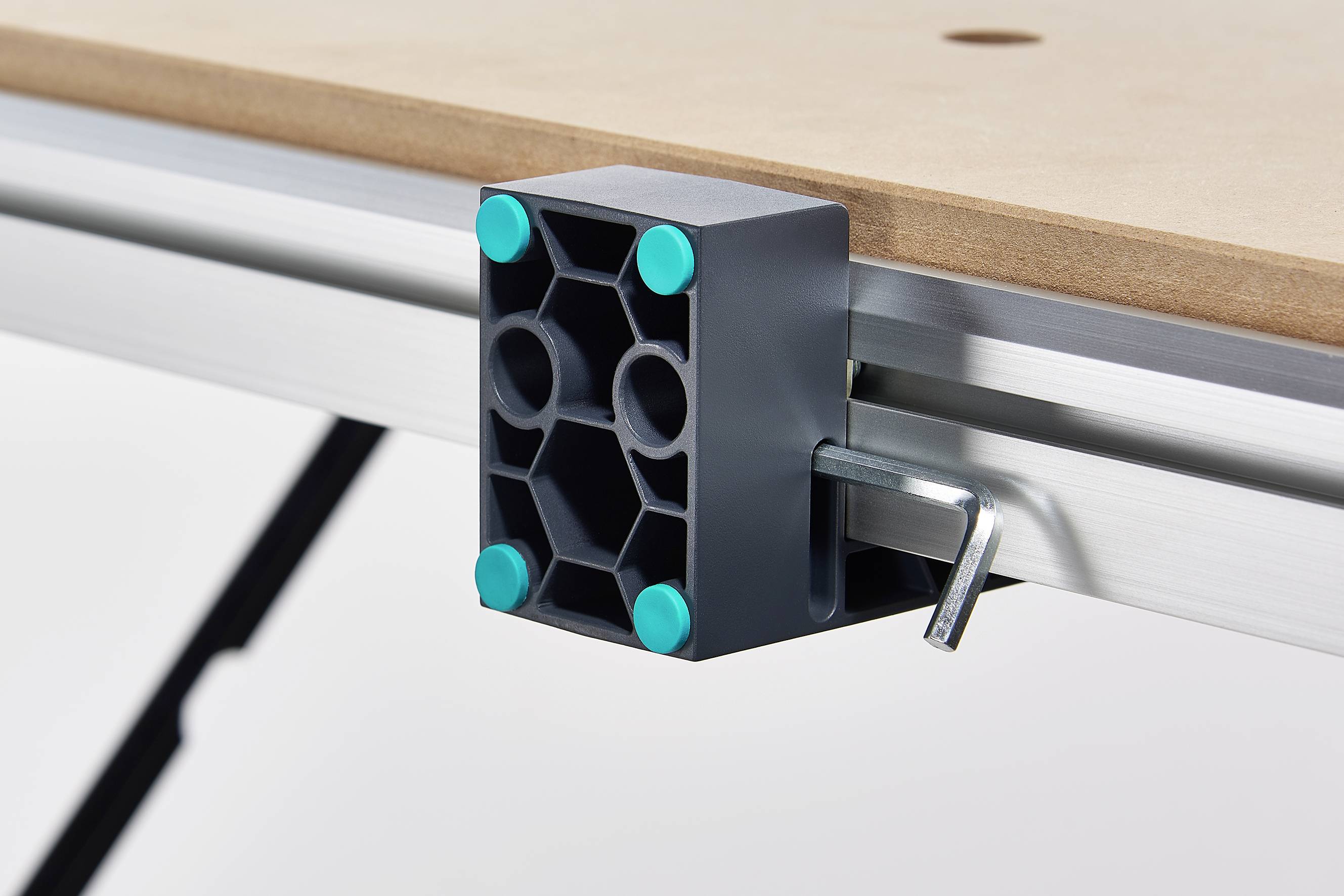 Wolfcraft 6909000 MASTER work 1600 mobiler Arbeitstisch 21kg Schwarz, Silber