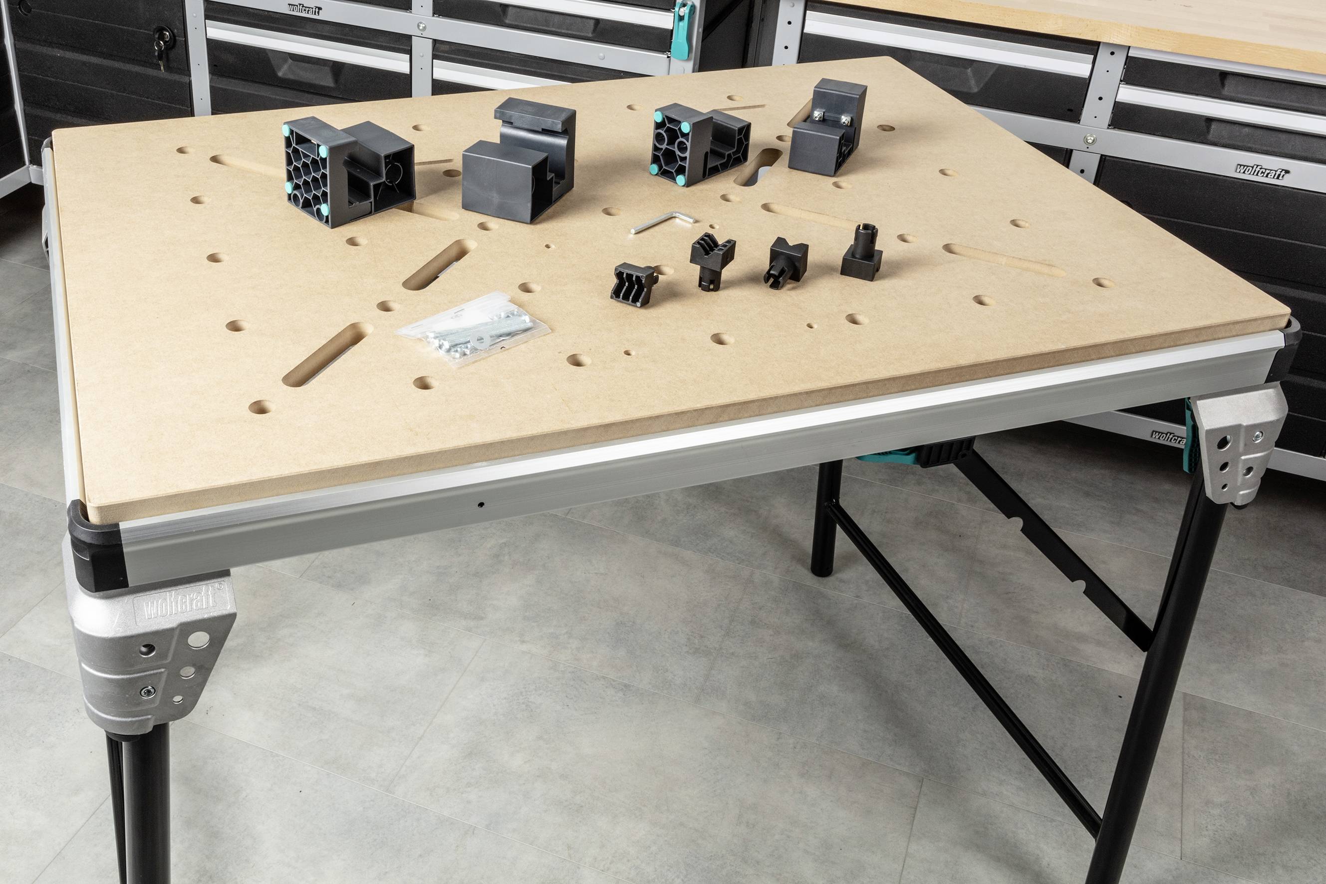 Wolfcraft 6909000 MASTER work 1600 mobiler Arbeitstisch 21kg Schwarz, Silber