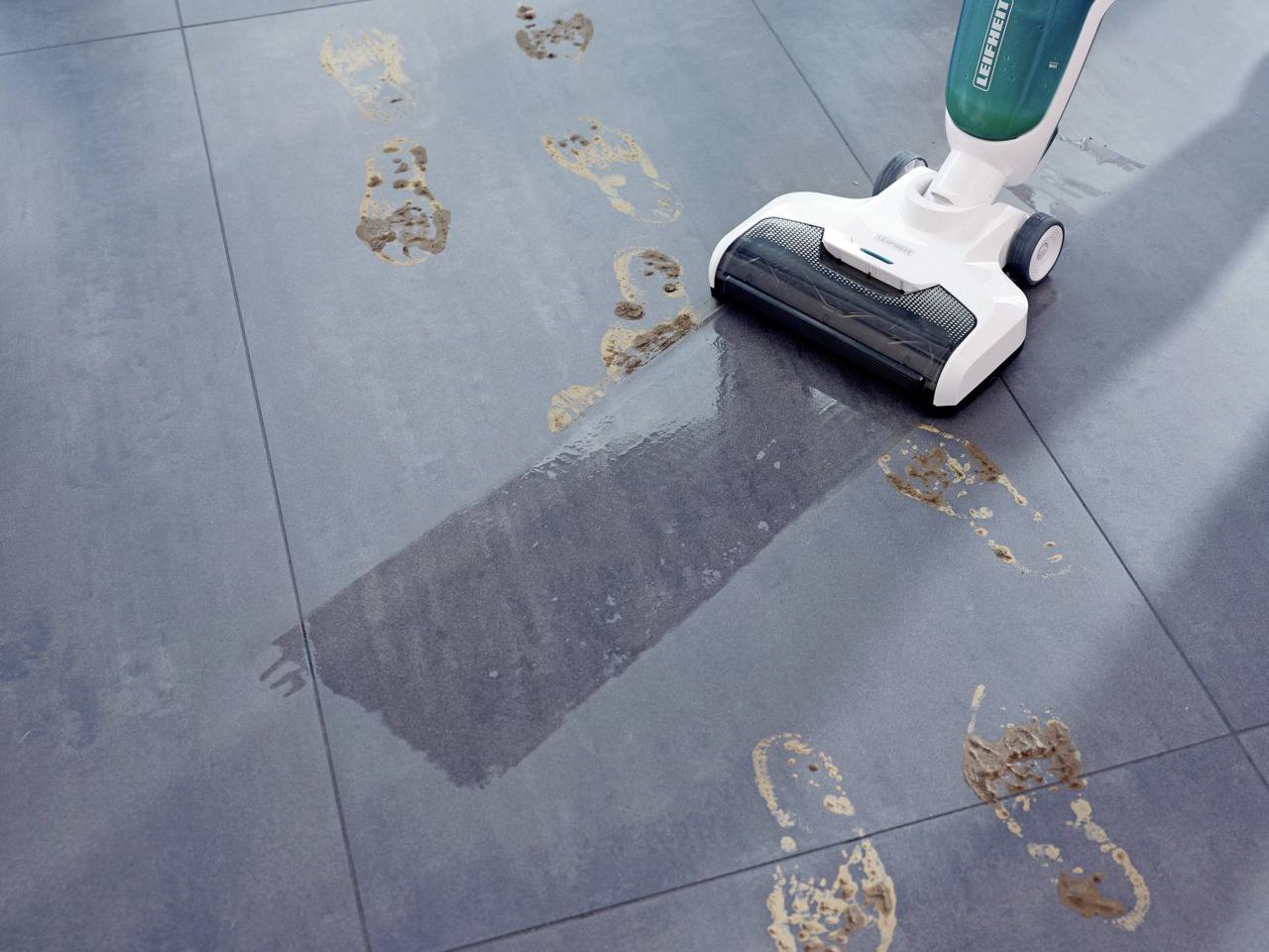 Leifheit Regulus Aqua PowerVac 11922 Nass-/Trockensauger herausnehmbarer Wassertank, kabellos, Standfunktion, Selbstreinigungsfunktion