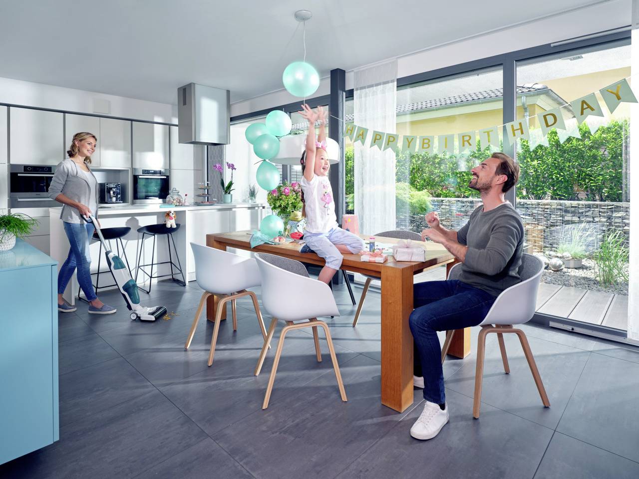 Leifheit Regulus Aqua PowerVac 11922 Nass-/Trockensauger herausnehmbarer Wassertank, kabellos, Standfunktion, Selbstreinigungsfunktion