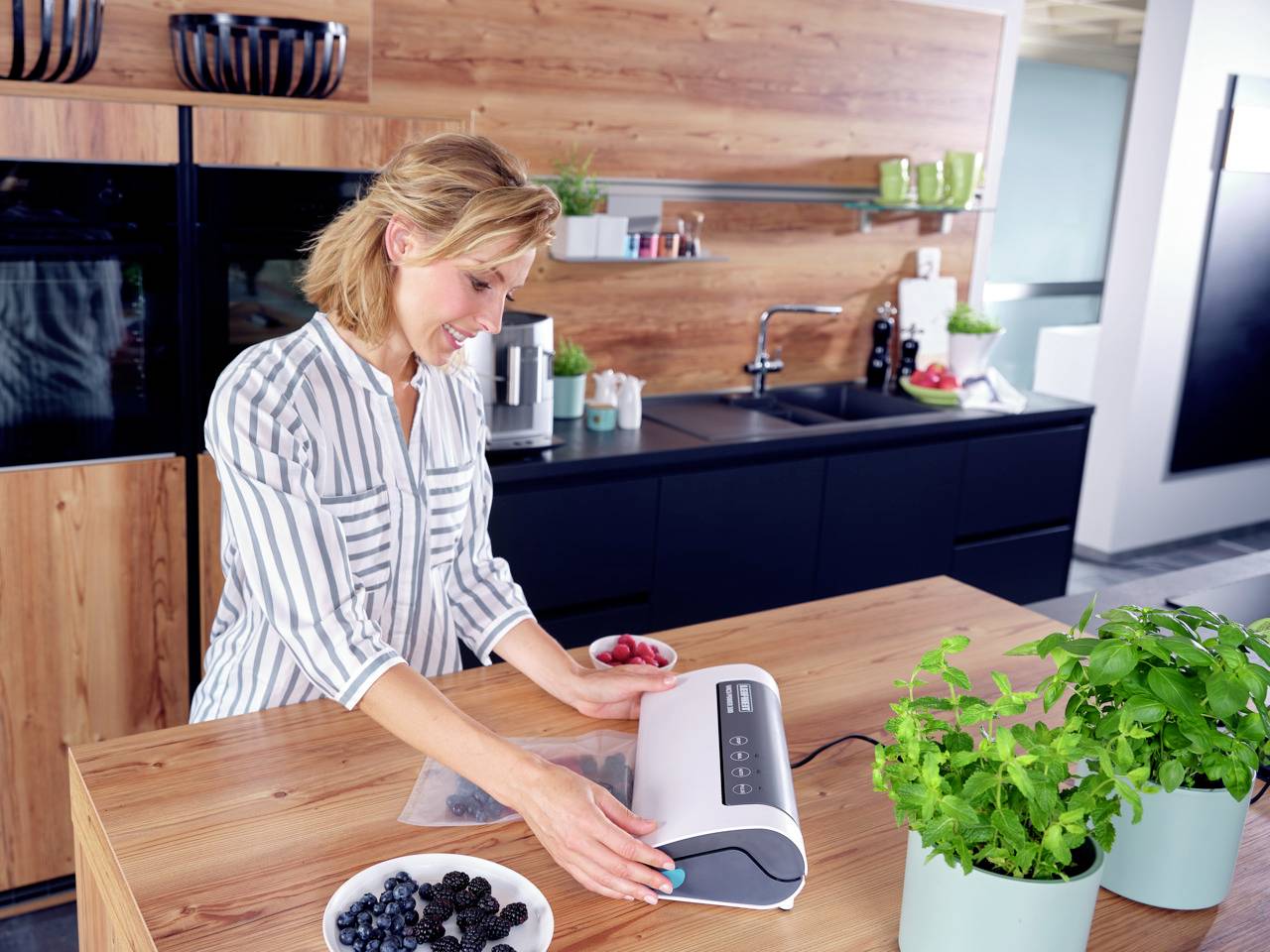 Leifheit 3235 Vacu Power 300 Vakuumierer (B x H x T) 370 x 95 x 215mm