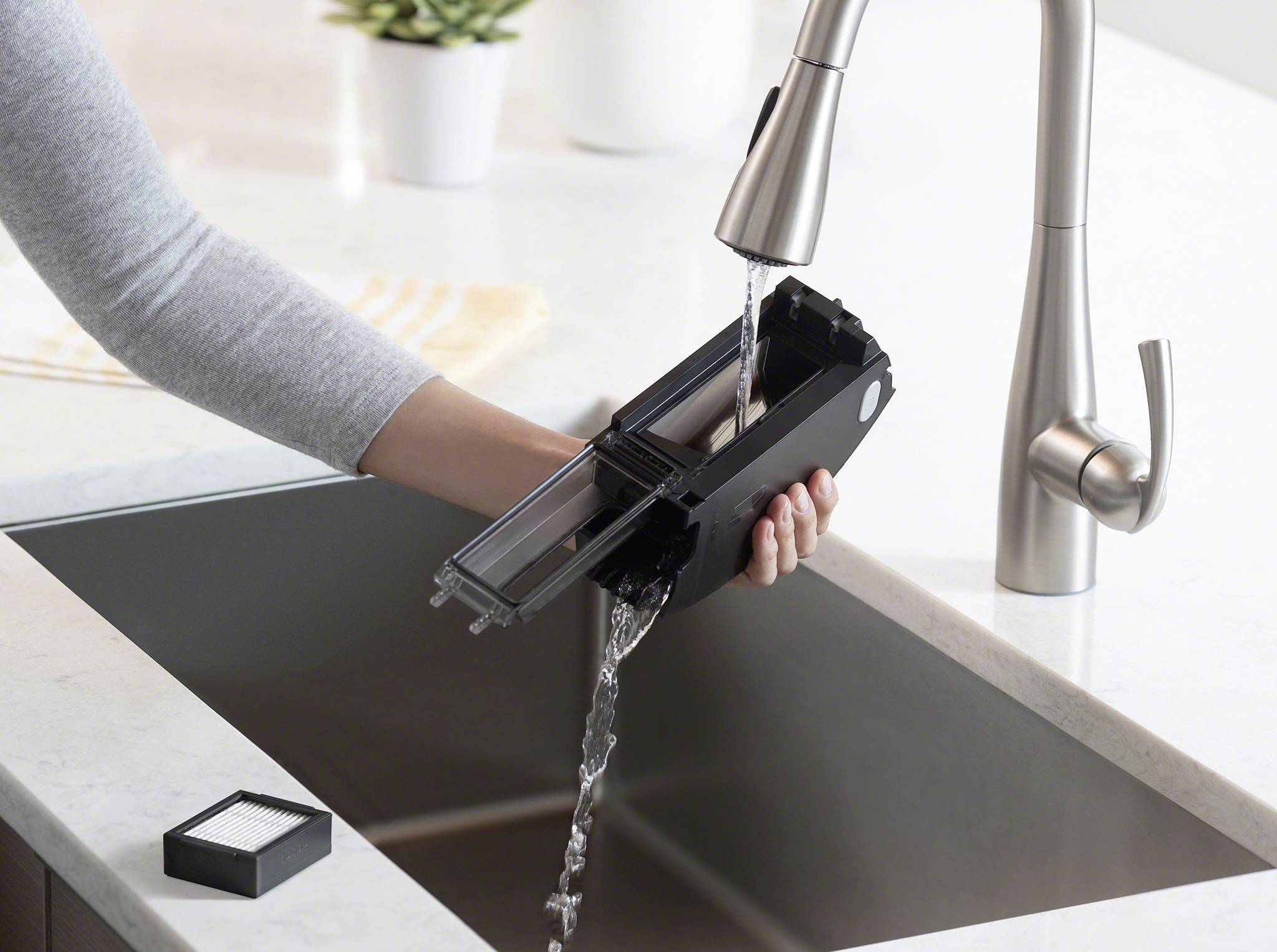 IRobot E5152 Saugroboter Schwarz, Silber