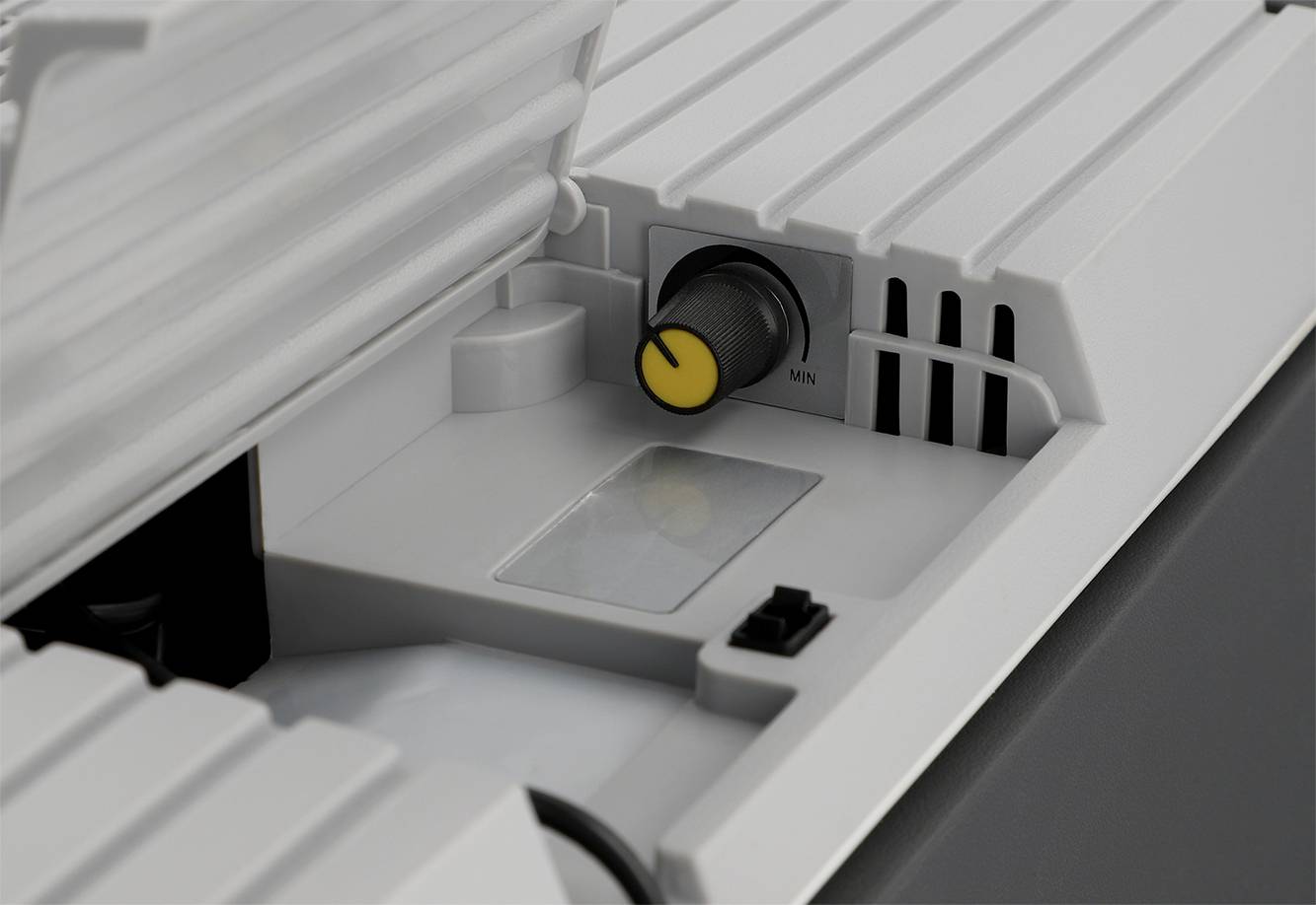 AEG KK 28 Kühlbox EEK: F (A - G) Thermoelektrisch 12 V/DC, 230 V/AC Grau 28 l <Max/> 20 °C unter Umgebungstemperatur