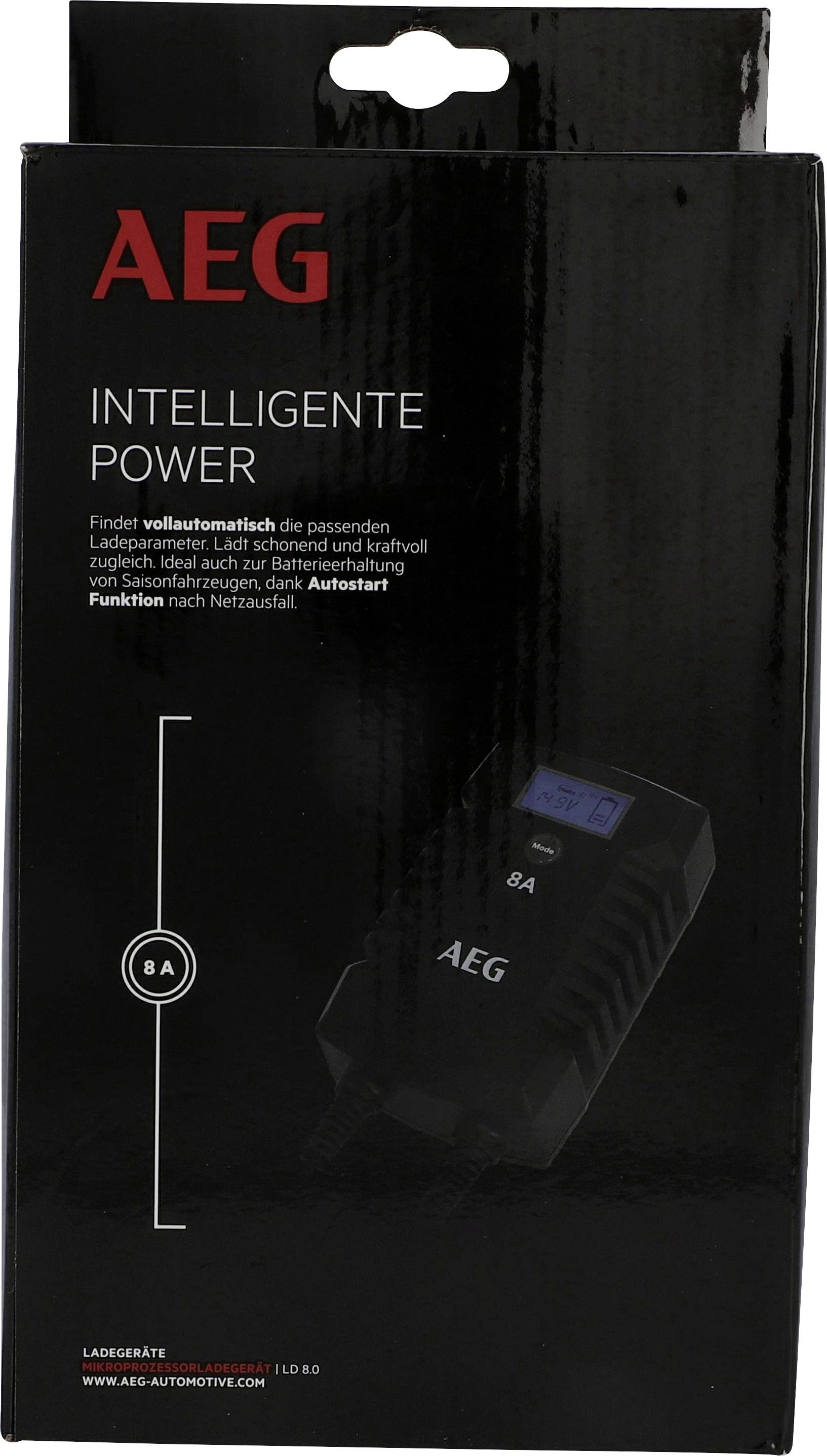 Eine schwarze Verpackung mit rotem 'AEG'-Logo, Aufschrift 'Intelligente Power', zeigt ein Ladegerät mit Display für Autobatterien.