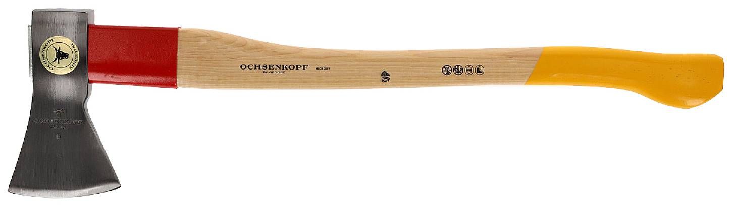 Holzaxt mit rotem Kopf und gelbem Griffende, Markenname 'Ochsenkopf' am Holzgriff.