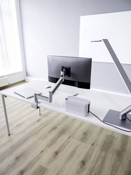 Durable 508323 Monitor-Tischhalterung 53,3 cm (21") - 96,5 cm (38") Silber Drehbar, Schwenkbar, Höhenverstellbar, Neigbar