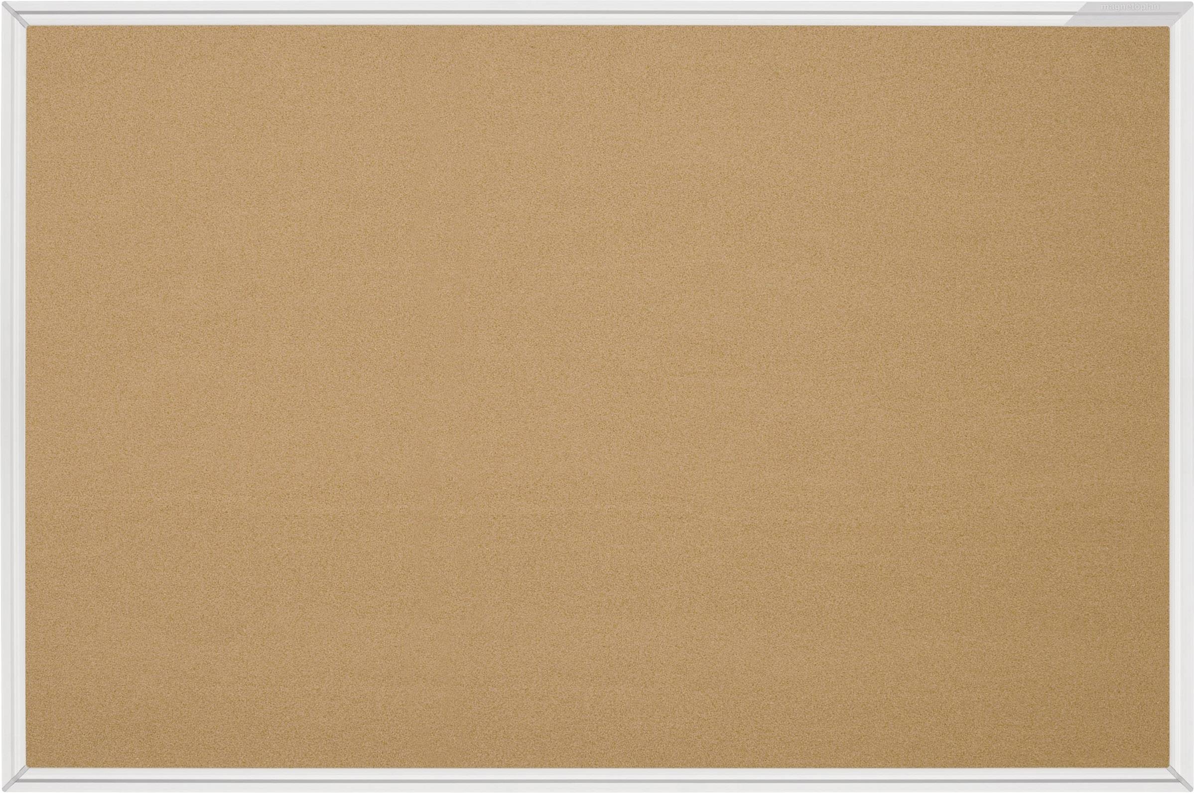 Eine leere Pinnwand mit Holzrahmen, bereit zum Anbringen von Notizen oder Erinnerungen.