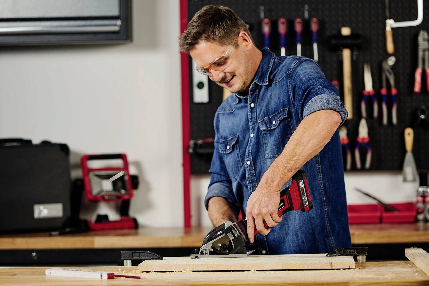 Einhell Power X-Change TE-CS 18/89 Li - Solo Mini-Handkreissäge ohne Akku, inkl. Trennscheibe 18V