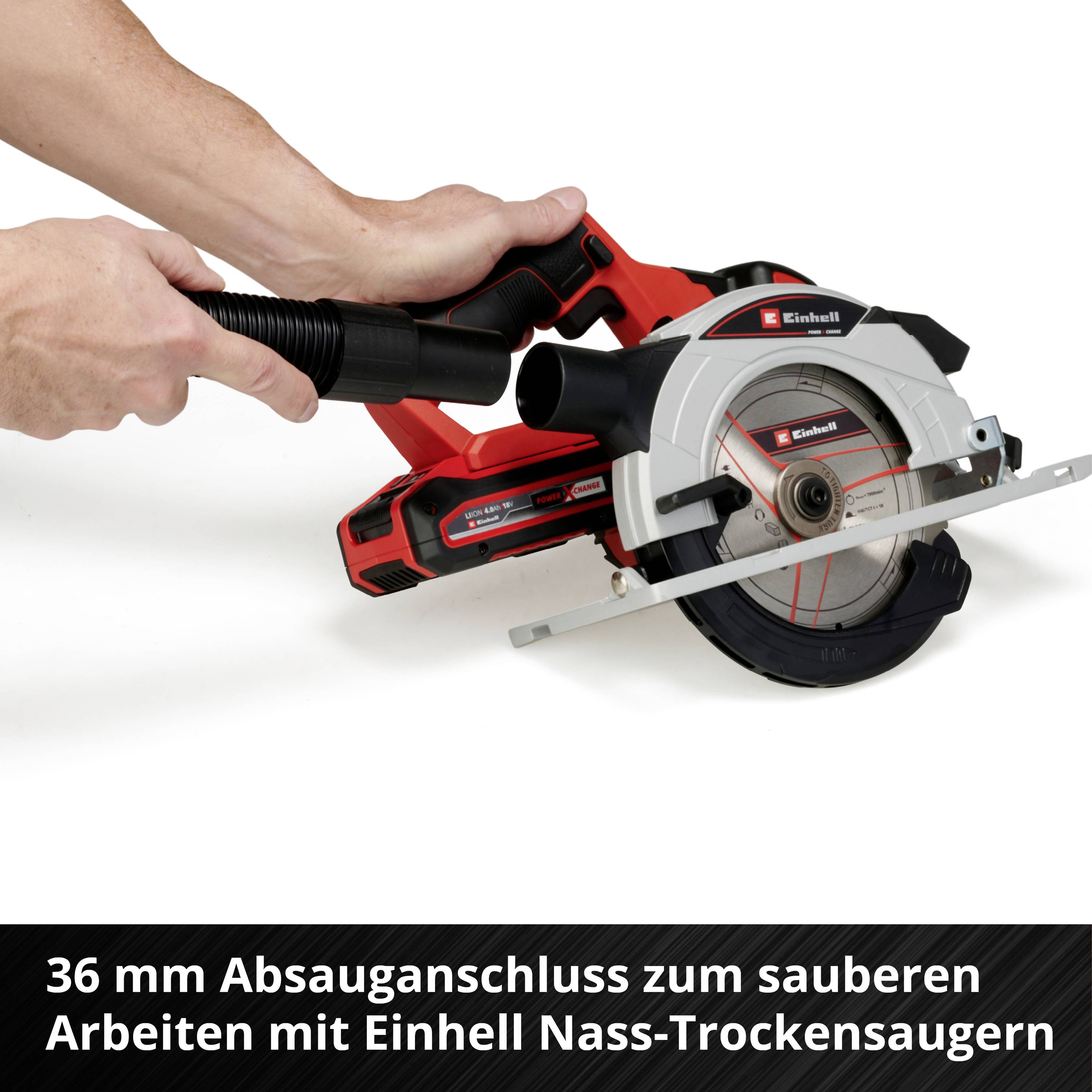 Eine Hand hält eine Kreissäge mit 36 mm Absauganschluss, geeignet für staubfreies Arbeiten mit Einhell Nass-Trockensaugern.