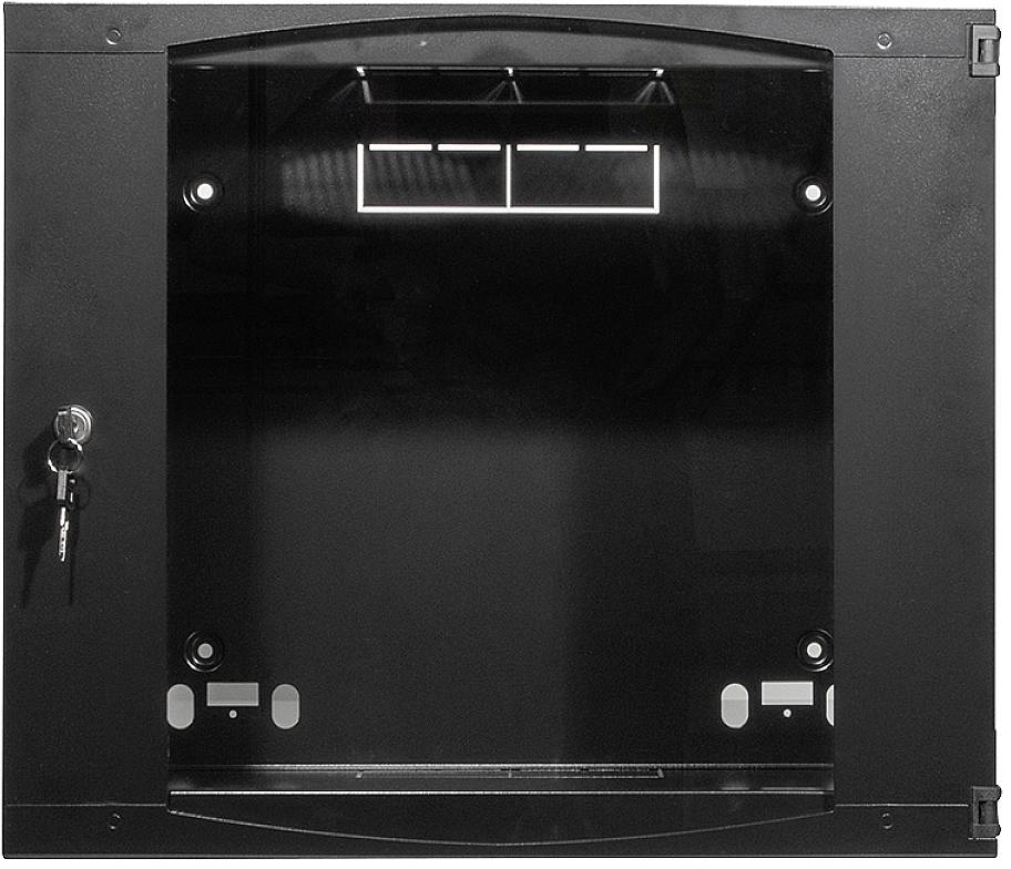 Schwarzer, leerer, abschließbarer Wandschrank mit Glastür, geeignet für Netzwerk- oder Serverausrüstung. Schlüssel steckt im Schloss.