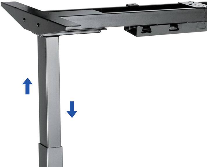Ein höhenverstellbares Tischbein aus Metall mit Pfeilen, die nach oben und unten zeigen, weist auf die Höhenverstellbarkeit hin.