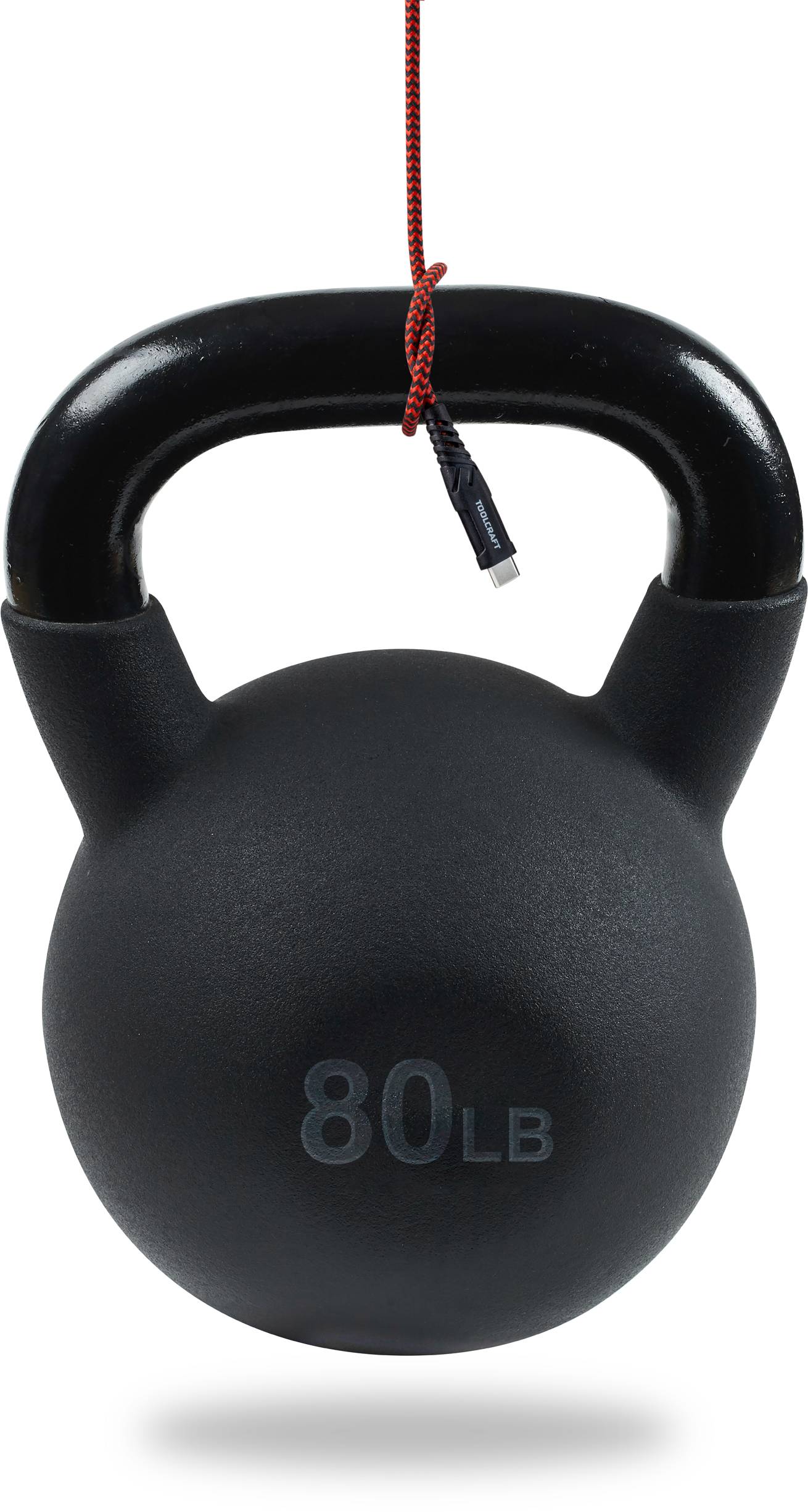 Eine 80 Pfund schwere Kettlebell hängt an einem dünnen roten Seil.