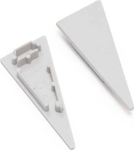 Zwei graue, dreieckige Kunststoffteile liegen nebeneinander. Sie haben kleine Anschlüsse auf der Unterseite und scheinen identisch zu sein.