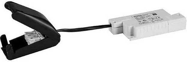 Ein schwarzer Netzwerkkabeltester zeigt ein geöffnetes Gehäuse mit einem eingesteckten RJ45-Stecker und einer angeschlossenen weißen Stromversorgungseinheit.