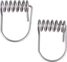 Zwei silberne Metallklammern mit Spiraldesign auf weißem Hintergrund.