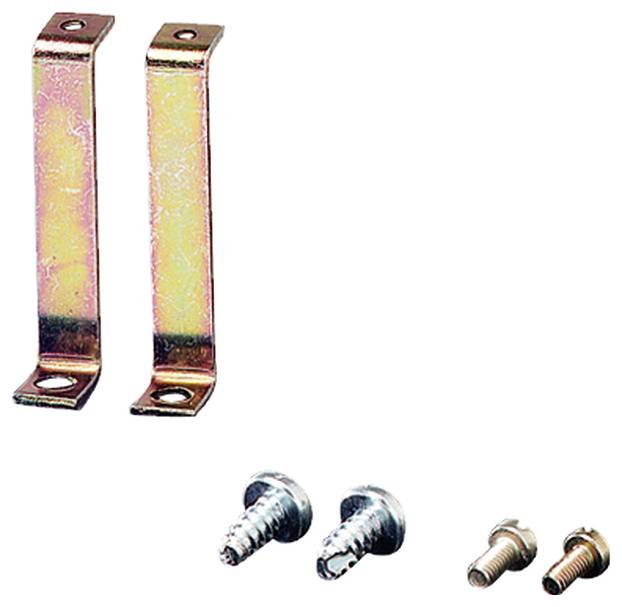 Zwei Metallwinkel und vier Schrauben auf weißem Hintergrund.