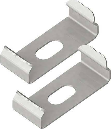 Zwei identische Metallklammern mit ovalen Aussparungen in der Mitte; verwendet zur Befestigung von Paneelen oder Profilen.