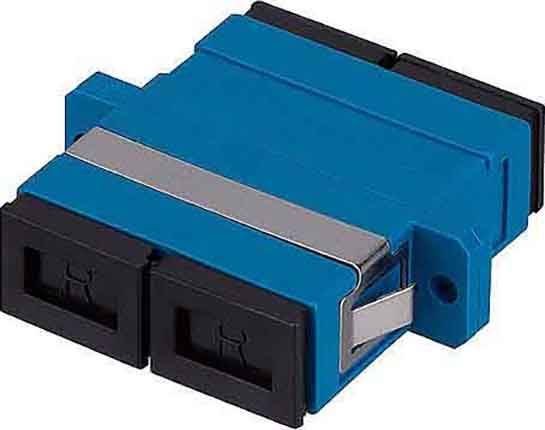 Ein blauer LWL-SC-Koppler mit zwei Anschlüssen, dient zur Verbindung und Erweiterung von Glasfaserkabeln in Netzwerkinstallationen.