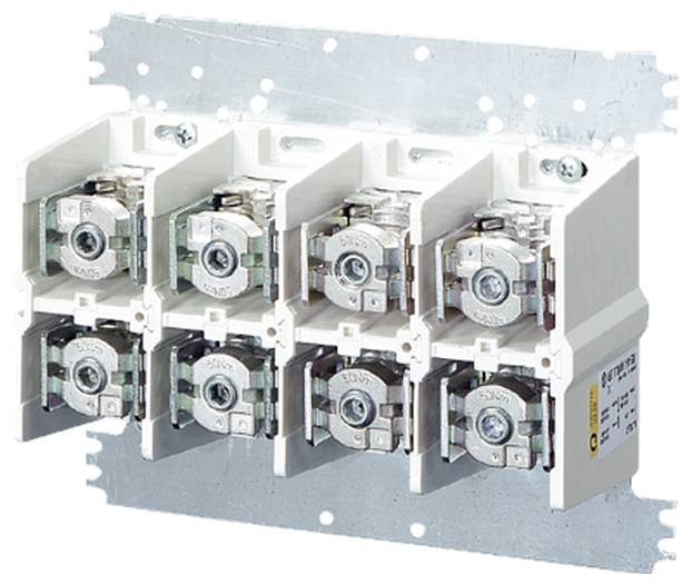 Sicherungshalter mit acht Steckplätzen auf einer Metallplatte montiert, geeignet für industrielle Elektroinstallationen.