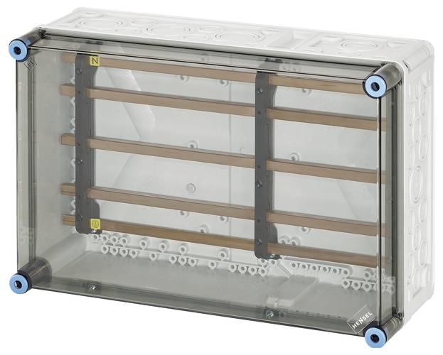 Ein transparenter Verteilerkasten mit metallischen Schienen und mehreren Kabelanschlüssen sichtbar im Inneren.