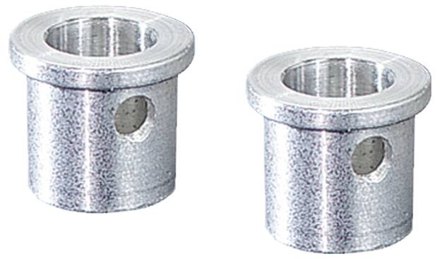 Zwei silberne Metallbuchsen mit Loch an der Seite, parallel zueinander angeordnet.