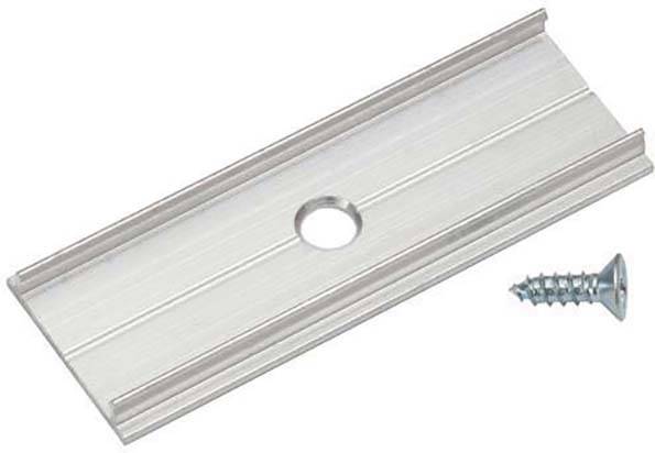 Metallplatte mit zentralem Loch, daneben eine Schraube. Geeignet für Montagezwecke.