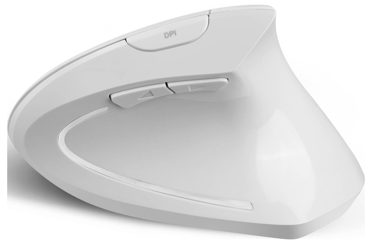 Weiße ergonomische Computermaus mit aufrechtem Design, zwei Tasten, einem Rad und einem DPI-Knopf oben, der die Empfindlichkeit steuert.