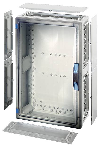 Ein leerer, silberner Schaltschrank mit blauem Griff, mehreren abnehmbaren Türen und Paneelen, geeignet für elektrische Komponentenmontage.