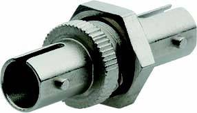 Metallischer Bajonett-Steckverbinder mit sechseckiger Basis und zwei seitlichen Federn. Verwendet für elektrische Verbindungen.