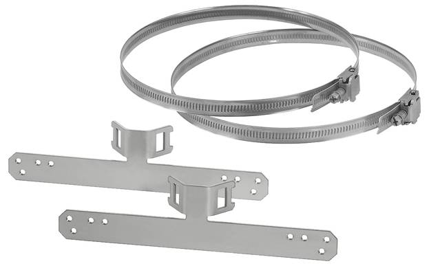 Zwei Metallschellen und zwei Metallhalterungen zur Befestigung. Die Schellen sind kreisförmig, die Halterungen flach mit Löchern.