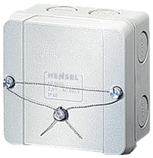 Kunststoff-Verbindungsdose von Hensel, weiß, quadratische Form, mit Beschriftung auf der Vorderseite und seitlichen Kabelöffnungen.