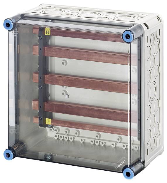 Ein transparenter elektrischer Verteilerkasten mit mehreren Kupferleitern und blauen Ecken für Kabelmanagement in einer Industrieumgebung.